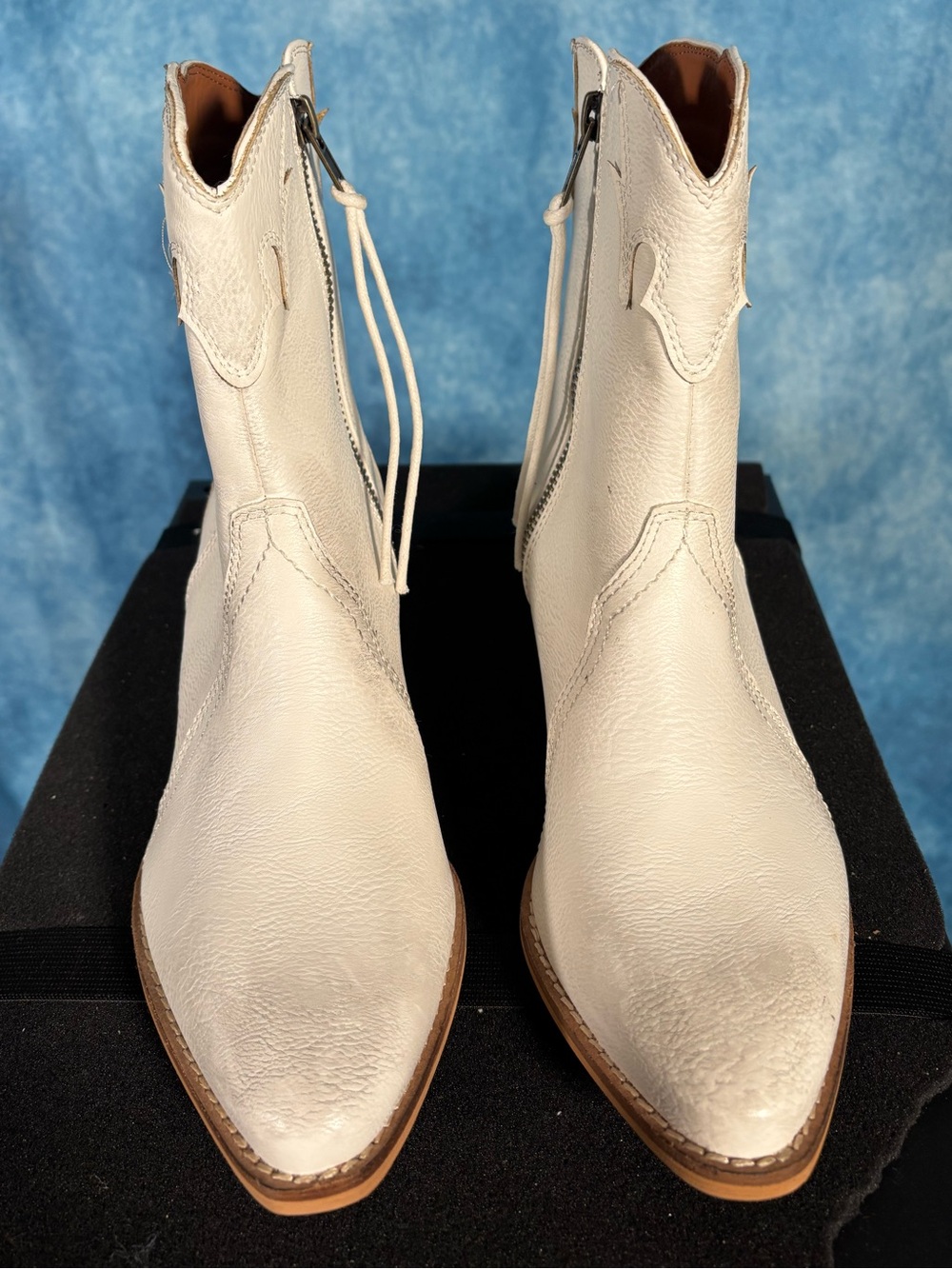 Ccocci White Western Ankle Boots Women’s 7